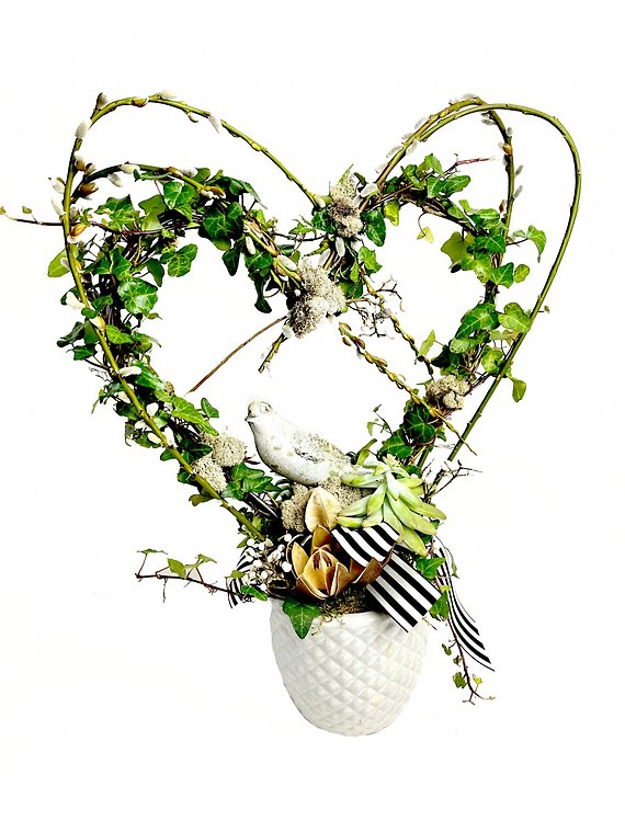 Large Heart Topiary